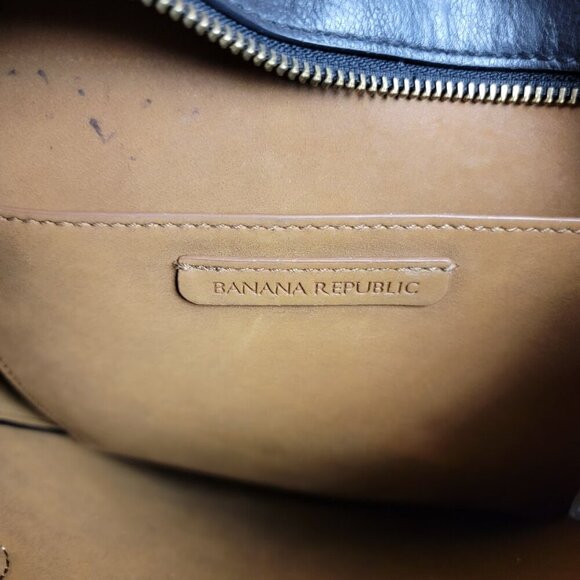 Banana Republic Black Leather Zip-Top Crossbody Satchel Bag | Soft | 9"x11" - Picture 7 of 9